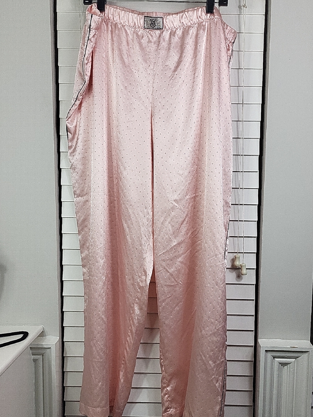 NWOT VICTORIA'S SECRET Dew Drop Satin Long Pajama Set Pink rhinestones. Size XXL - Picture 14 of 16